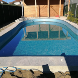 Assemblez votre piscine en un rien de temps avec un kit complet et facile à utiliser Orthez